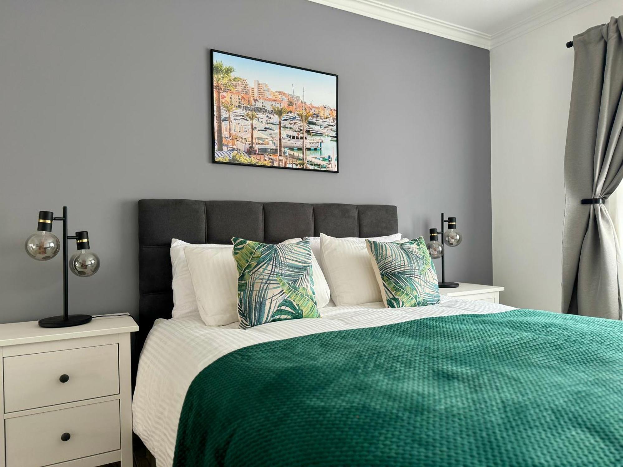 Princess Retreat Beautiful Modern Aprt 2 Min Walk From Quarteira Beach מראה חיצוני תמונה